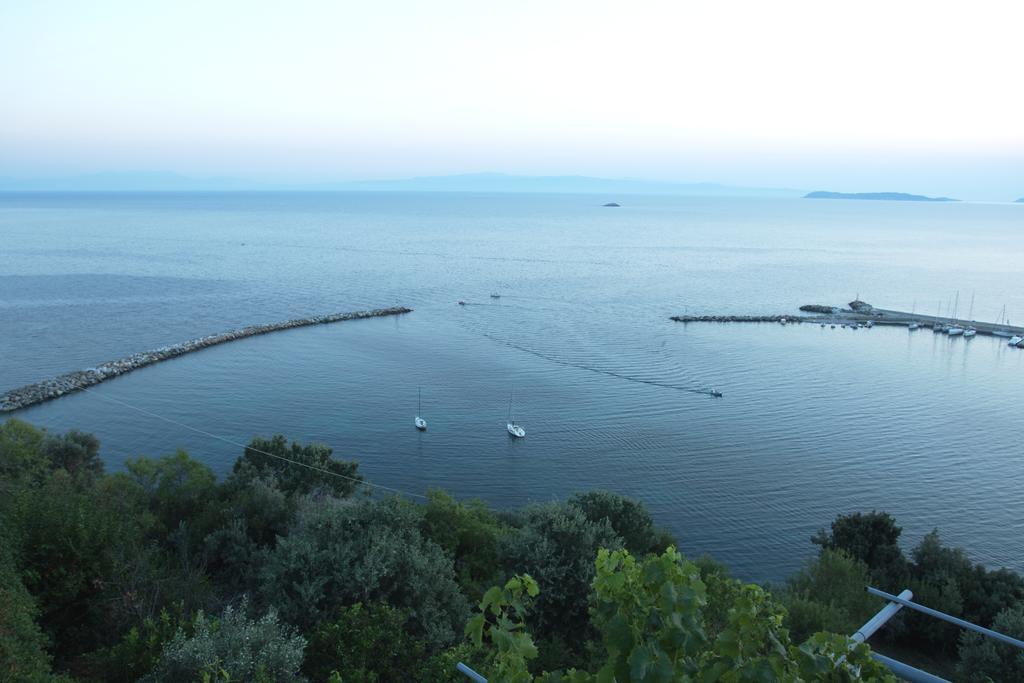 الشقق الفندقية Loutraki في  Aegean Wave - Faros المظهر الخارجي الصورة