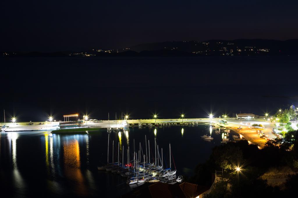 الشقق الفندقية Loutraki في  Aegean Wave - Faros المظهر الخارجي الصورة